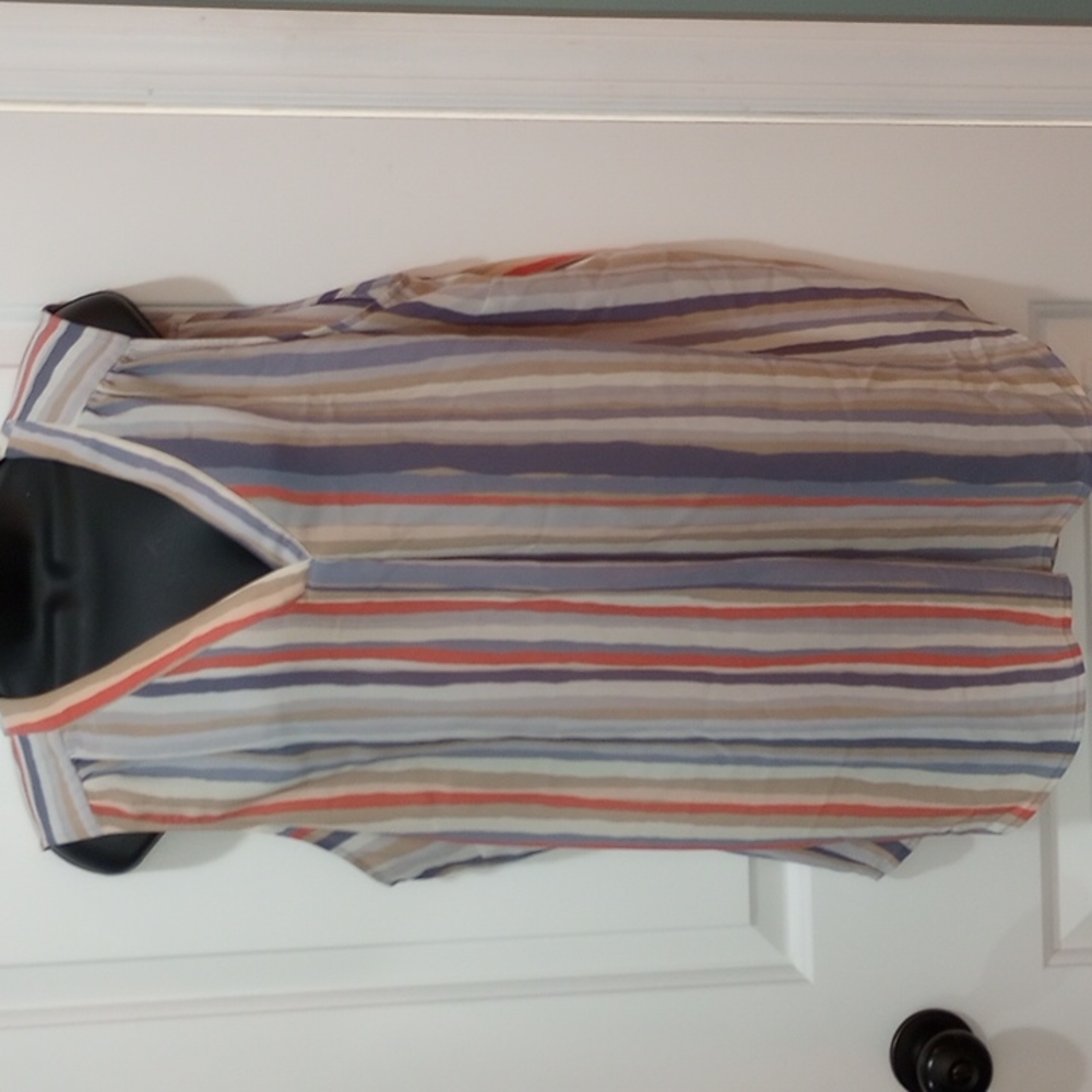 Women's sleeveless blouse